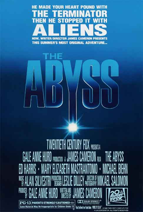 O filme “O Segredo do Abismo” foi lançado em 1989. James Cameron ficou responsável pelo roteiro e direção do longa-metragem. A história se passa após um misterioso naufrágio de um submarino norte-americano.