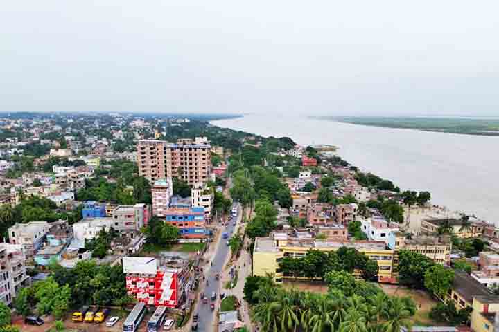 As eleições de 1970 no Paquistão deram a vitória ao partido Liga Popular de Bangladesh, liderado por Sheikh Mujibur Rahman. No entanto, o governo paquistanês se recusou a aceitar o resultado. 