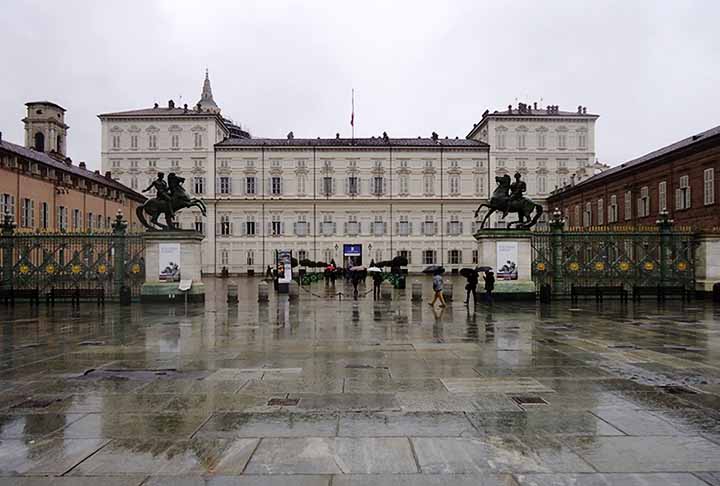 O Palácio Real de Turim é um antigo palácio real da Casa de Saboia. É a primeira e a mais importante das residências construídas pelos Saboia no Piemonte. Foi proclamado Património da Humanidade pela UNESCO, em 1997, como parte do conjunto das residências da dinastia.