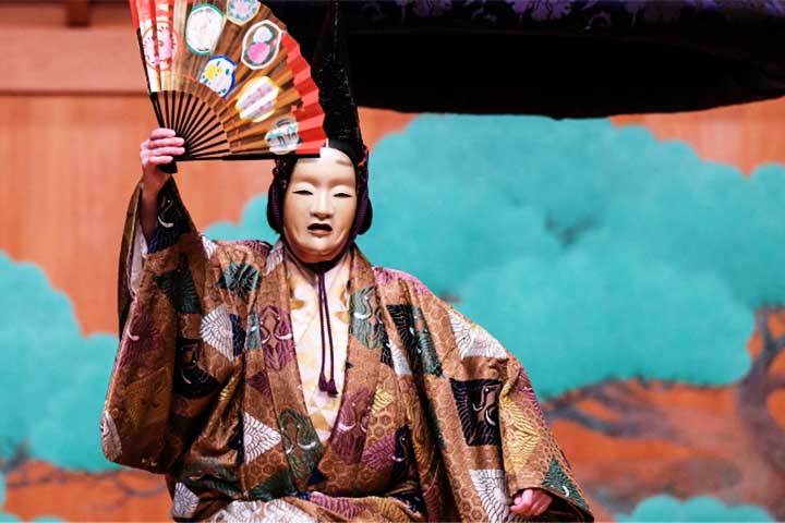 Por fim, o teatro moderno traz uma diversidade de estilos, técnicas e influências. Entre elas, a incorporação de elementos multimídia, a exploração de novas formas de narrativa e a globalização da produção teatral.