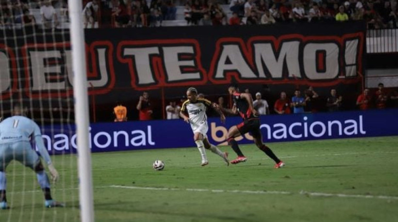 Atacante marca de cabeça no segundo tempo e garante a vitória por 1 a 0 no Accioly; resultado frustra o Dragão e impulsiona o Tigre na tabela