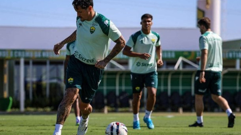 Equipes fazem duelo direto da parte de cima da tabela e chegam embaladas por resultados na última rodada