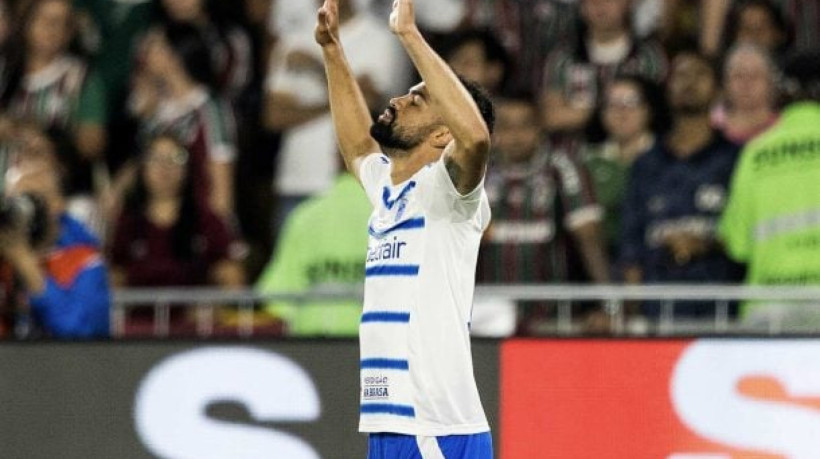 Zagueiro é alvo de interesse de clubes de fora do país, mas deseja ficar mais tempo. Ele tem contrato até o fim de 2028