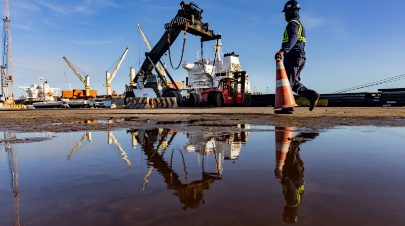 Funcionários terceirizados reclamam da falta de pagamento de verbas rescisórias após dispensa