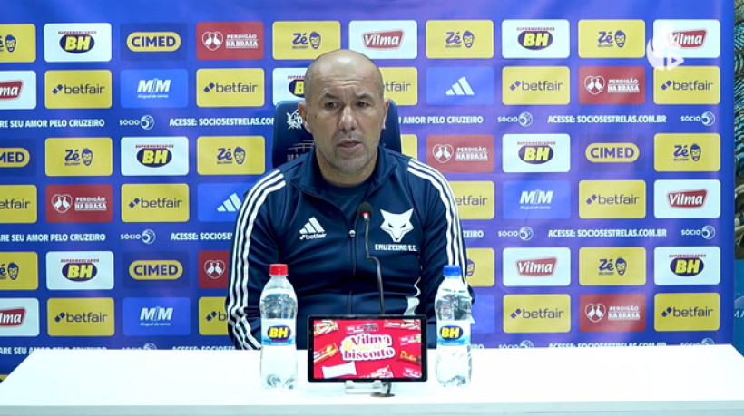 Jardim contém euforia com liderança e já mira próximo jogo do Brasileirão