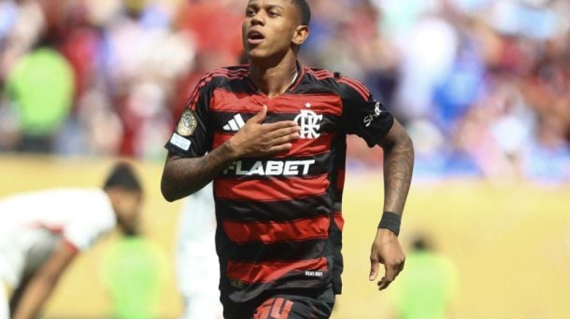 Jovem tende a começar como titular, enquanto camisa 9 pode aparecer na relação para o clássico entre Flamengo e Fluminense, pelo Brasileirão