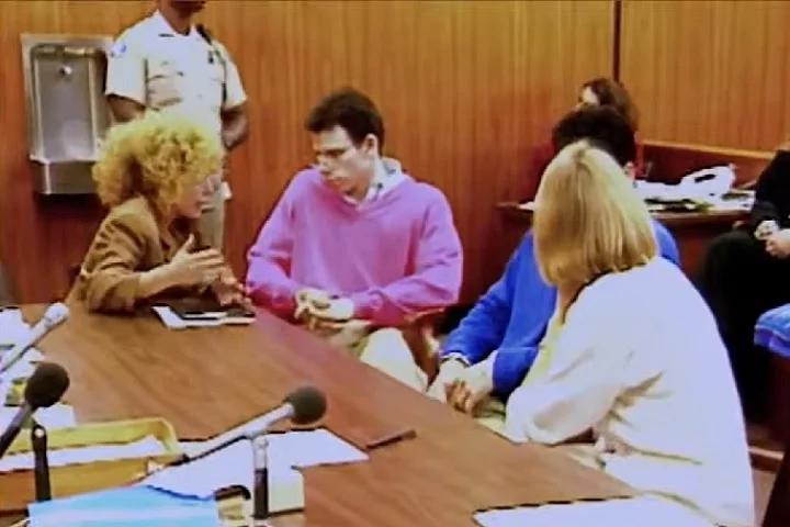 O julgamento, iniciado em 1993, foi um dos primeiros a ser transmitidos pela televisão nos Estados Unidos, gerando grande interesse da mídia e atraindo a atenção de milhões de curiosos.