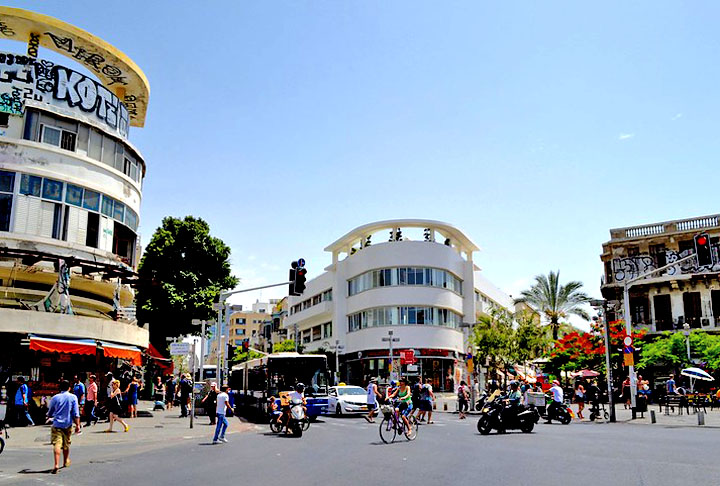 Em 15º lugar, aparece Kerem Hateirmanin, em Tel-Aviv, capital econômica de Israel. O bairro fica numa região central da cidade e abriga o Shuk HaCarmel (Mercado Carmelo), além do Hotel Nordoy. É um local jovem, mas os restaurantes não abrem aos sábados, por questões religiosas. 