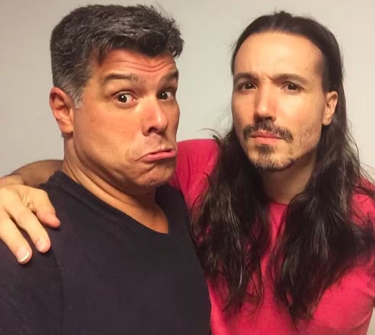 Parabéns meu filho amado, que você cada vez mais mostre sua alma linda como o ser humano que é, e o competente artista da música que vem se consolidando mais e mais, diz um trecho da mensagem.