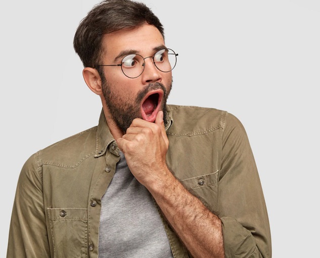 Os brasileiros têm alguns  costumes que, para pessoas estrangeiras,  são considerados estranhos e, em alguns casos, chocantes. Confira alguns exemplos!