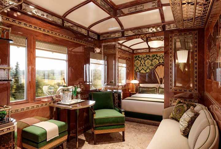 Partindo de Londres, este trem icônico é decorado no estilo Art Déco dos anos 1920 e 1930, com detalhes luxuosos e artesanais em seus vagões. 