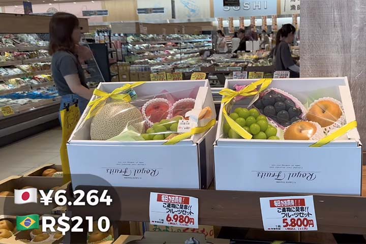 Se a unidade e pacotes já são considerados caros, a caixa de frutas é considerada uma obra de arte e utilizada com o presente no Japão. Segundo a youtuber Leticia Takeshita, o preço da caixa gira em torno de R$ 210,00.