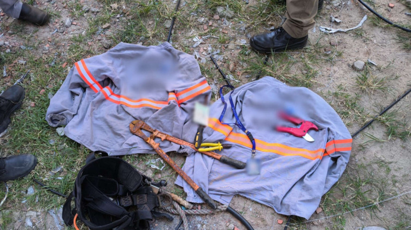 Homens usavam farda de empresa de internet