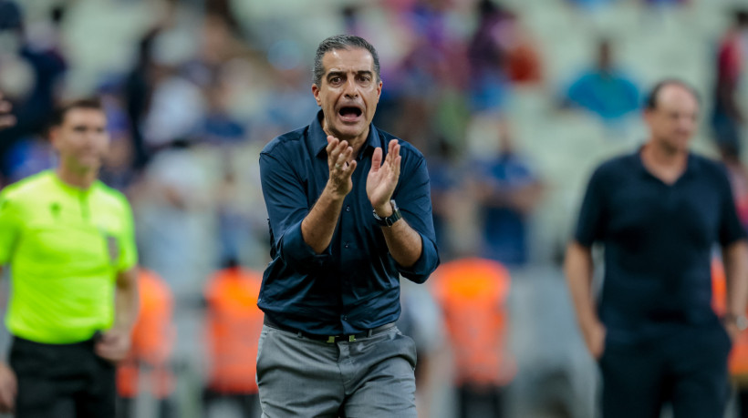 FORTALEZA, CEARÁ,  BRASIL- 19.07.2025: Renato Paiva. Fortaleza x Bahia na Arena Castelão pelo Campeonato Brasileiro serie A, jogo que terminou em 1 x 1. (Foto: Aurelio Alves/O POVO)