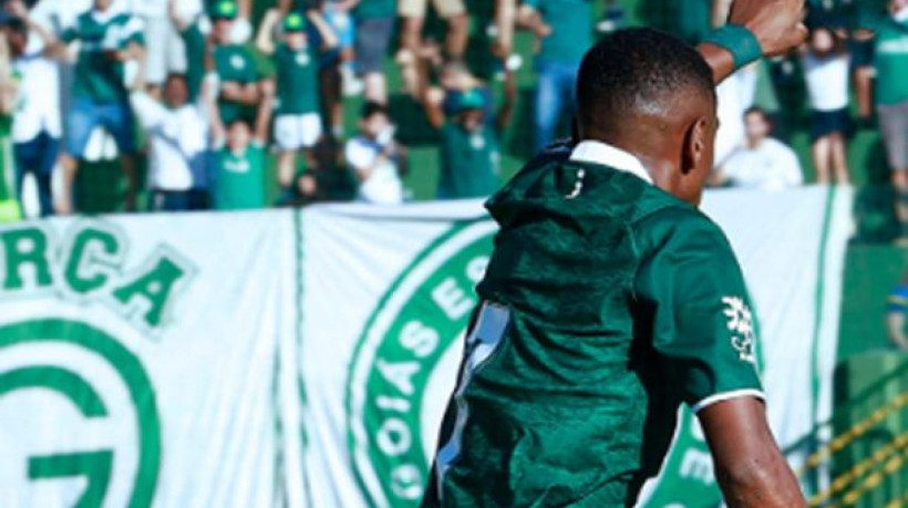 Esmeraldino faz 3 a 1 em casa, chega aos 36 pontos, mas ainda pode ver o Coritiba colar novamente na ponta da Série B