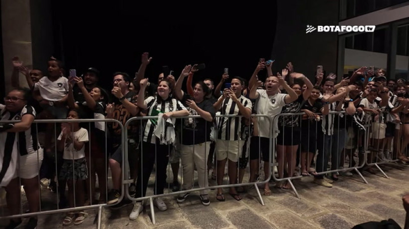 Botafogo chega a Recife para enfrentar Sport