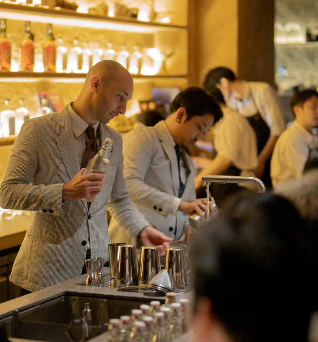 9º lugar - Zest, em Seul, na Coreia do Sul - Focado em sustentabilidade, ganhou o “Ketel One Sustainable Bar Award”. Coquetéis criativos refletem ingredientes contemporâneos coreanos.