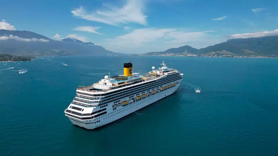 Ilha Bela,  São Paulo - Este arquipélago é uma parada charmosa para cruzeiros que exploram o litoral paulista, oferecendo praias e trilhas exuberantes. - Divulgação/ilhabela.com.br