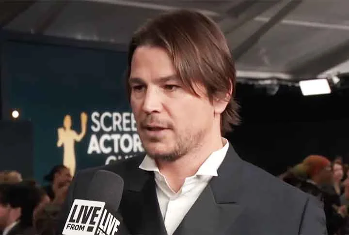 No ano seguinte, Hartnett fez sua estreia cinematográfica no filme de terror “Halloween H20: 20 Anos Depois”. Na sequência, emendou participações em outras produções do gênero. 