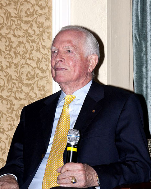 Atualmente, David Scott está com 92 anos.  Ele faz parte do Hall da Fama Espacial Internacional do Museu de História Espacial do Novo México e do Hall da Fama dos Astronautas dos Estados Unidos. 