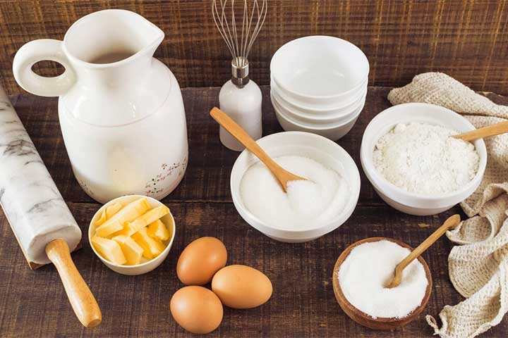 Com o surgimento da hidrogenação (processo industrial que transforma óleos vegetais em gorduras sólidas), esse produto passou a ser fabricado em larga escala. No atual século, no Brasil, a margarina é classificada como uma emulsão de água em óleos.