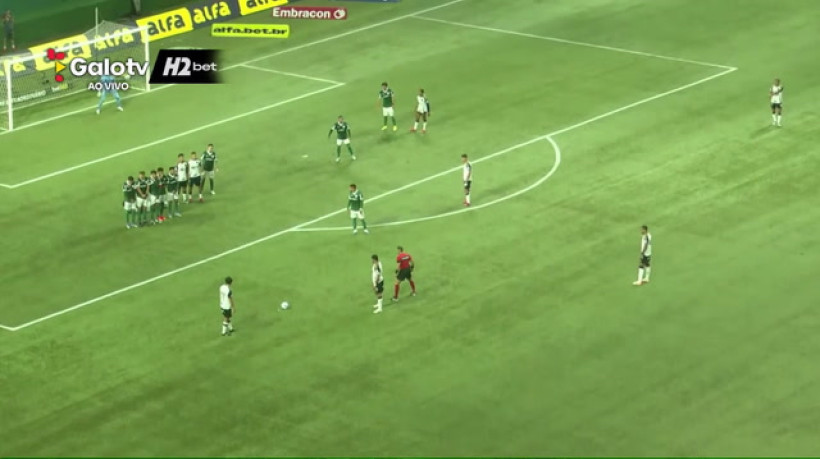 Hulk marca dois golaços de falta contra o Palmeiras; assista