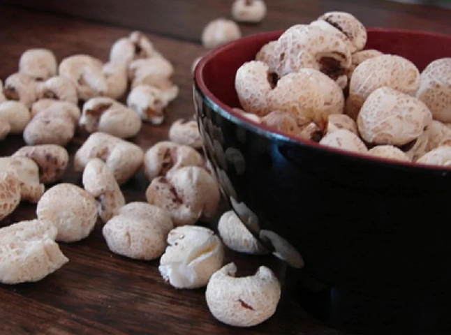 Pipoca industrializada - A pipoca que vem em pacotes não é a indicada. Mas a pipoca feita do milho natural, que estoura na panela, é saudável. Portanto, há pipocas boas para a saúde. Só deve-se evitar as que parecem artificiais. 