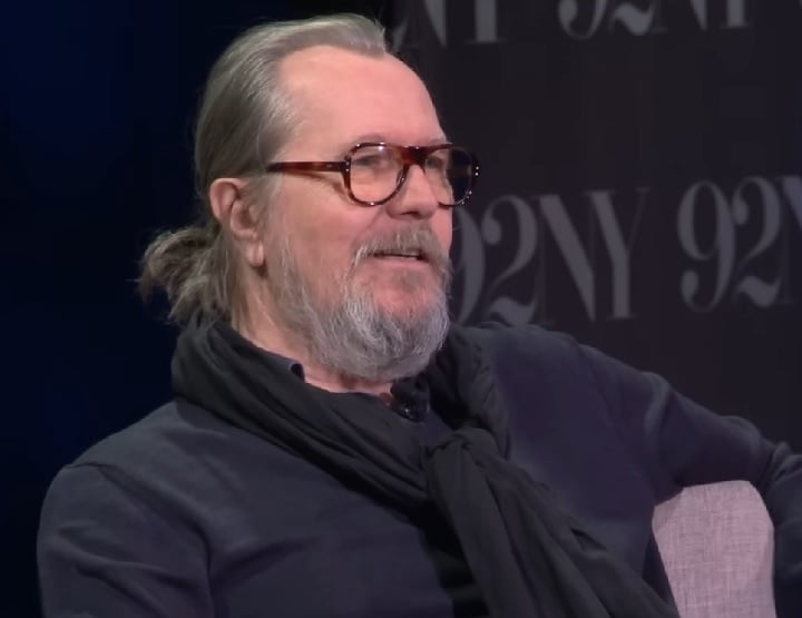 Em entrevista à revista “Variety”, o ator Gary Oldman admitiu sua frustração por não ter sido escalado para integrar o elenco da série Harry Potter, da HBO, que tem previsão de estreia para o primeiro semestre de 2027.
