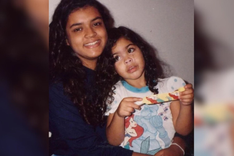 A apresentadora compartilhou uma fotos das duas, de quando era criança, e lembrou a artista, que tinha sido diagnosticada em janeiro de 2023 com a doença.