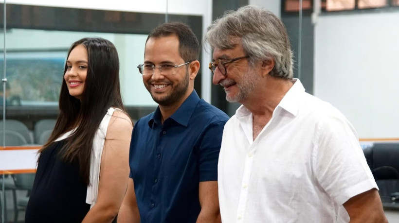 Da esquerda para a direita vemos Tamara Holanda, Dr.Júnior e Acilon Golçalves