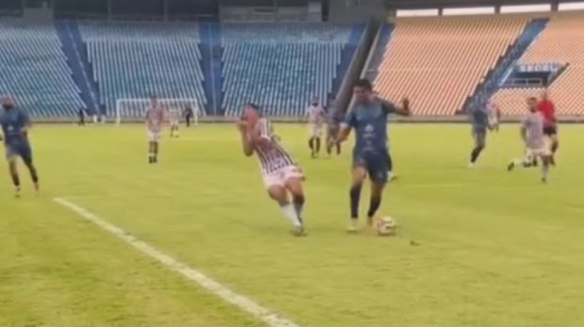 Igor Nunes, jogador do Maranhão, foi atingido por linha cortante de Pipa durante jogo contra o Maracanã. 