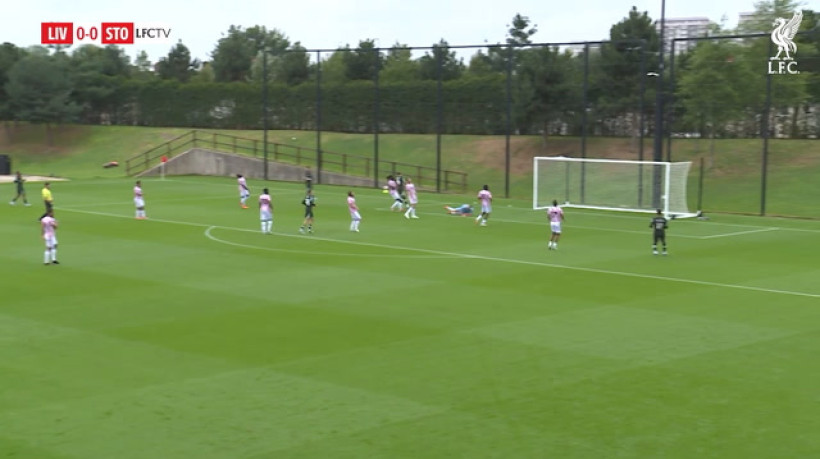 Darwin marca hat-trick em estreia de Wirtz na pré-temporada do Liverpool