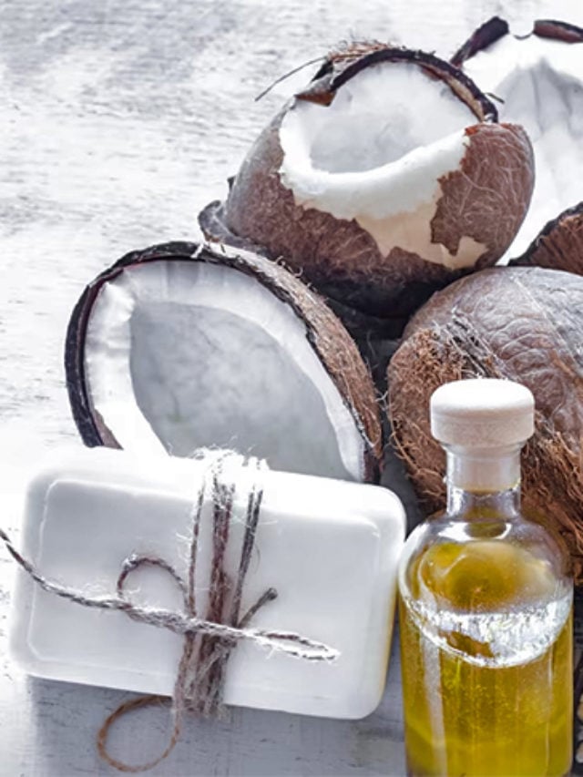 Coco – Extraído da polpa do coco, o óleo tem propriedades hidratantes e antibacterianas. Presente em cremes corporais, máscaras capilares e demaquilantes.