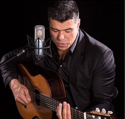 Paralelamente à carreira de ator, Mattr se lançou como cantor e compositor em meados dos anos 1990. Chegou a lançar oito álbuns entre 1994 e 2007, incluindo os títulos Maurício Mattar, A Gente Nunca Esquece, Meu Primeiro Disco e Diamantes.