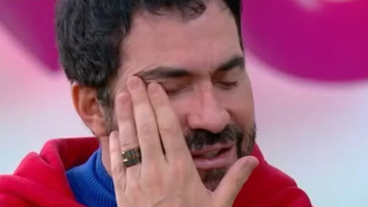 O padre Fábio sempre repercute na web. No dia 8/5, ele foi às lágrimas no programa “Mais Você”, de Ana Maria Braga, ao falar de depressão e comentar sobre a morte da mãe, Ana Maria, vítima da Covid-19 em 2021. 

