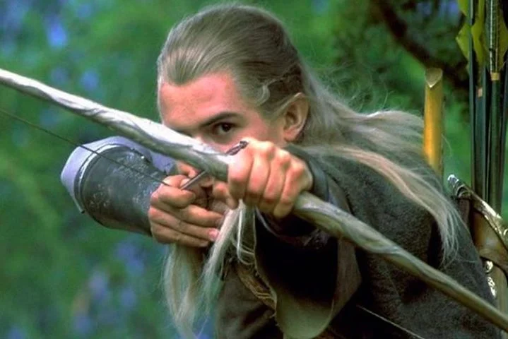 Ele alcançou o estrelato ao interpretar o personagem Legolas na premiada trilogia de “O Senhor dos Anéis”, sucesso de bilheteria.
