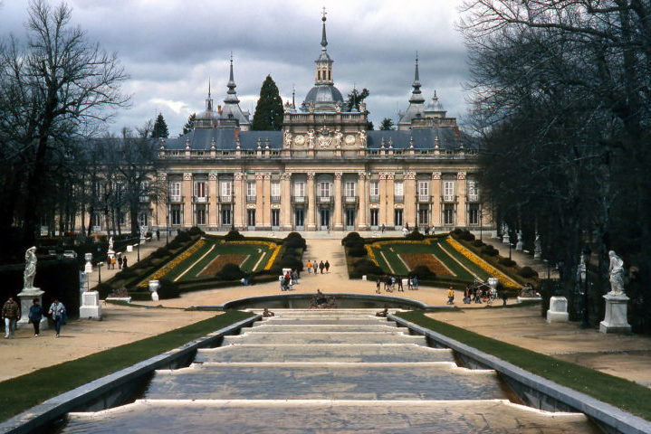 Palácio de La Granja de San Ildefonso (Segóvia, Espanha): Esse palácio espanhol do século 18 foi inspirado por Versalhes tanto em sua arquitetura quanto em seus jardins. 