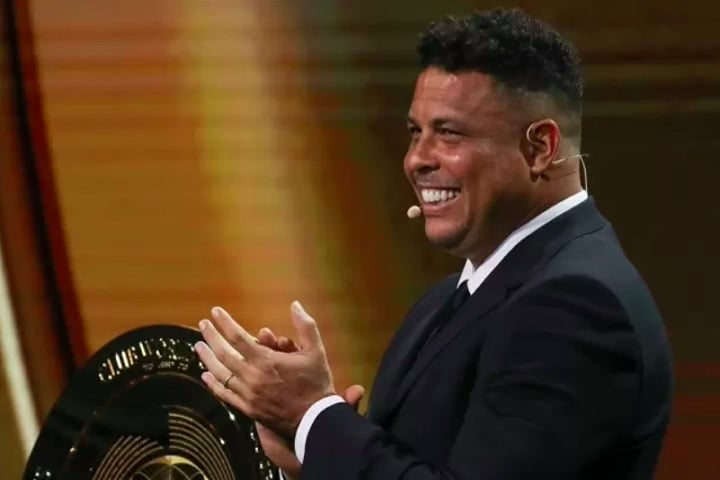 Ronaldo Fenômeno: De acordo com o filho mais velho do ex-jogador, Ronald, a maior parte do patrimônio do pai será direcionada à Fundação Fenômenos, voltada para ações sociais.