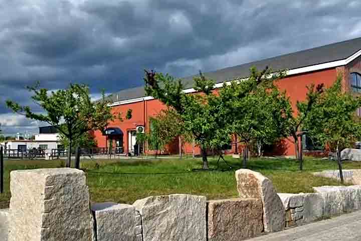 “Há 100 anos, nos Estados Unidos, se cultivavam 2 mil variedades de pêssegos, quase 2 mil variedades de ameixas e 800 variedades de maçãs. Hoje, apenas uma fração delas permanece, afirmou Van Aken.