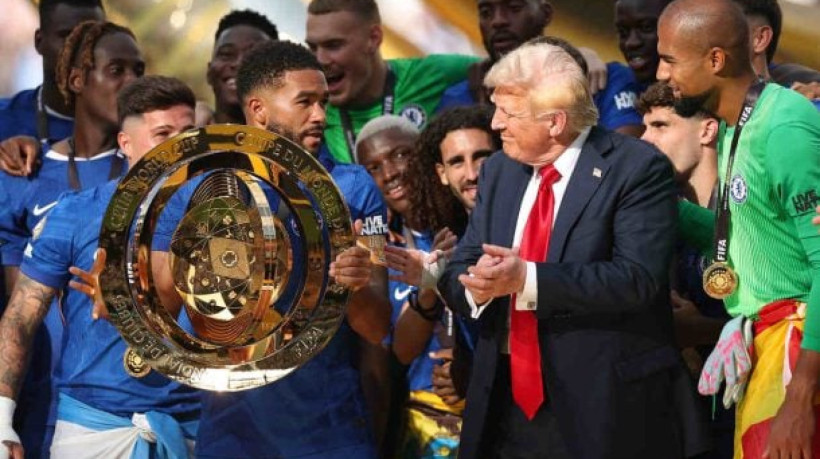 Titular do Chelsea relembrou, em tom bem-humorado, sobre a quebra de protocolo devido à postura do presidente dos EUA na premiação do torneio