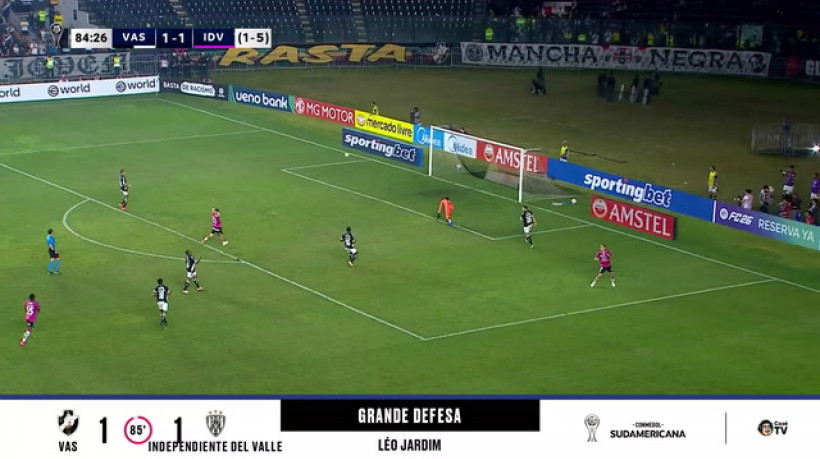 Léo Jardim brilha em contra-ataque do Del Valle e salva o Vasco com defesa crucial