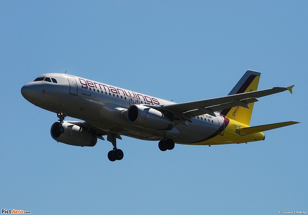 Ele contou que as passagens estavam mais caras do que imaginava e acabou reagendando a viagem que faria a trabalho. Rafael chegou a receber uma ligação de um cliente querendo saber se ele estava vivo: Não entendi nada, e então ele me contou do acidente. Deu uma tremedeira.