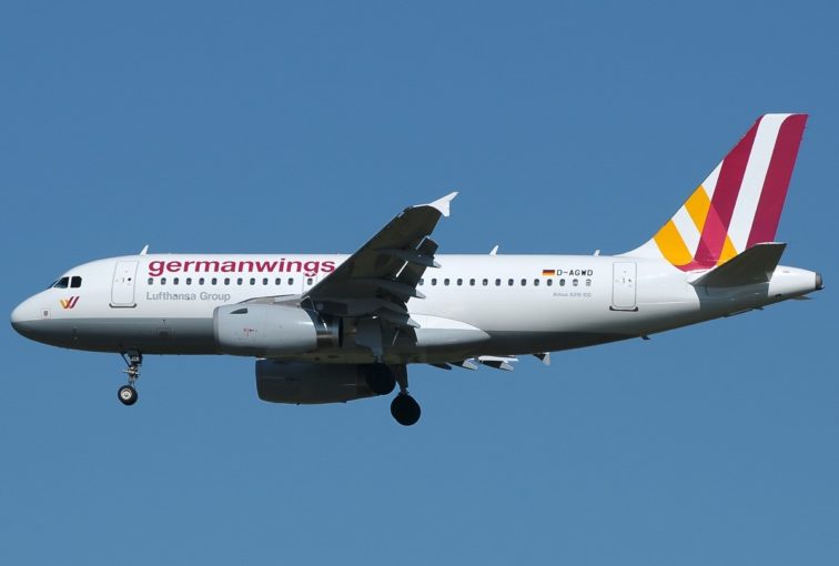 Voo da sorte: Em março de 2015, um avião modelo Airbus da companhia Germanwings caiu no sul da França matando 150 pessoas. Os atletas do Dalkurd FF, da terceira divisão sueca, desistiram do voo por conta do tempo longo de escala na Alemanha.