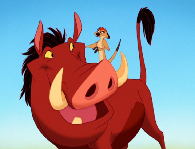 Personagens: Timão e Pumba - Filme: o Rei Leão - Timão e Pumba fazem provavelmente a dupla mais famosa do mundo Disney. Como esquecer dos diálogos repletos de energia e diversão e, claro, da música Hakuna Matata?