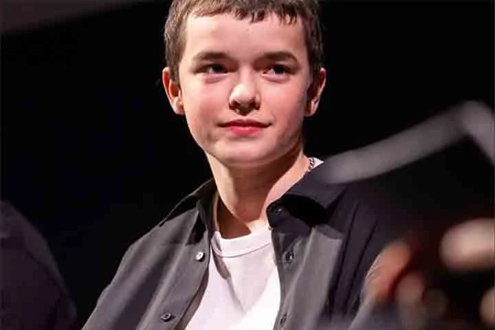 Torcedor do Liverpool, ele praticava o esporte desde pequeno e não via a atuação como uma opção viável.