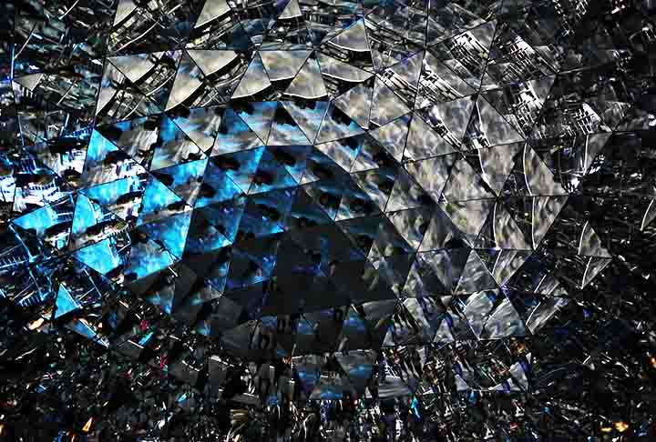 Seja para o uso diário ou decoração especial, os produtos Swarovski são sinônimo de elegância e qualidade excepcionais.