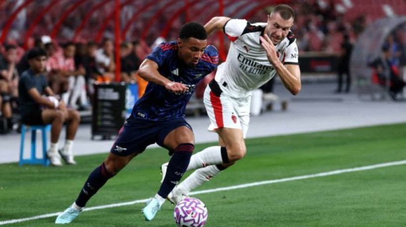 Bukayo Saka fez o único gol do confronto, em Singapura, e garantiu o triunfo dos Gunners, que contaram com a estreia de reforços 