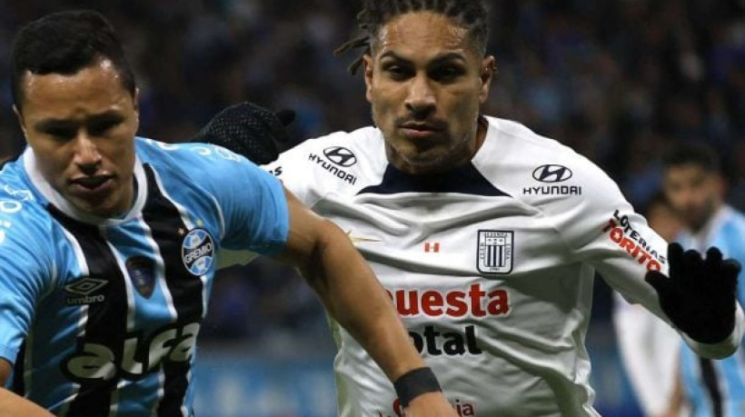 Grêmio sai na frente, flerta com classificação, mas sofre gol no fim e está eliminado dos playoffs da Sul-Americana:  1 a 1