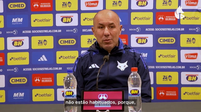 Leonardo Jardim: 'A equipe não se adaptou ao gramado'