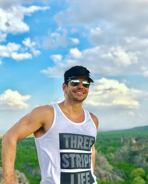 Alexandre Barillari: Conhecido pelos papéis de Guto em Alma Gêmea e Ramon Fusily em Caminhos do Coração, o ator carioca é arquiteto de formação e já trabalhou no ramo.